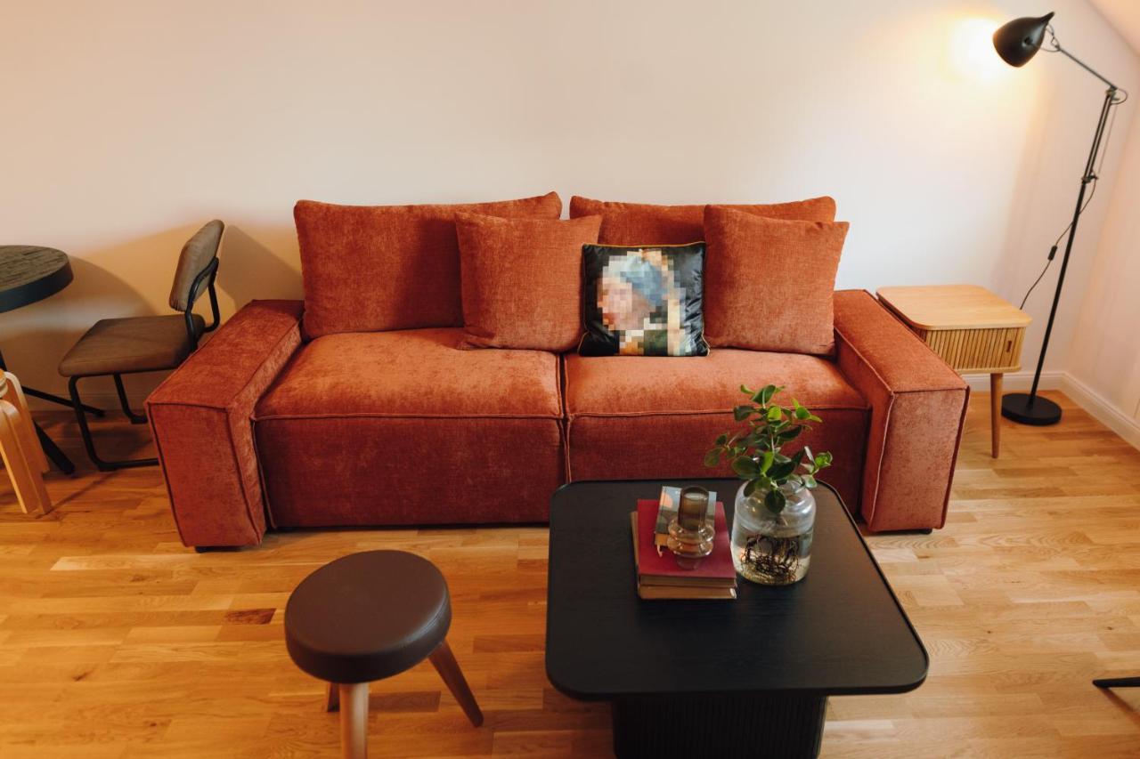 Modern Mezzanine At Jecna St Apartamento Praga