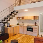 Modern Mezzanine Apt At Jecna St